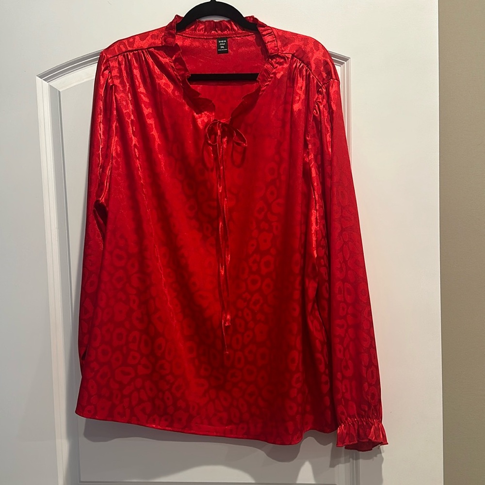Red leopard top. Size 3x